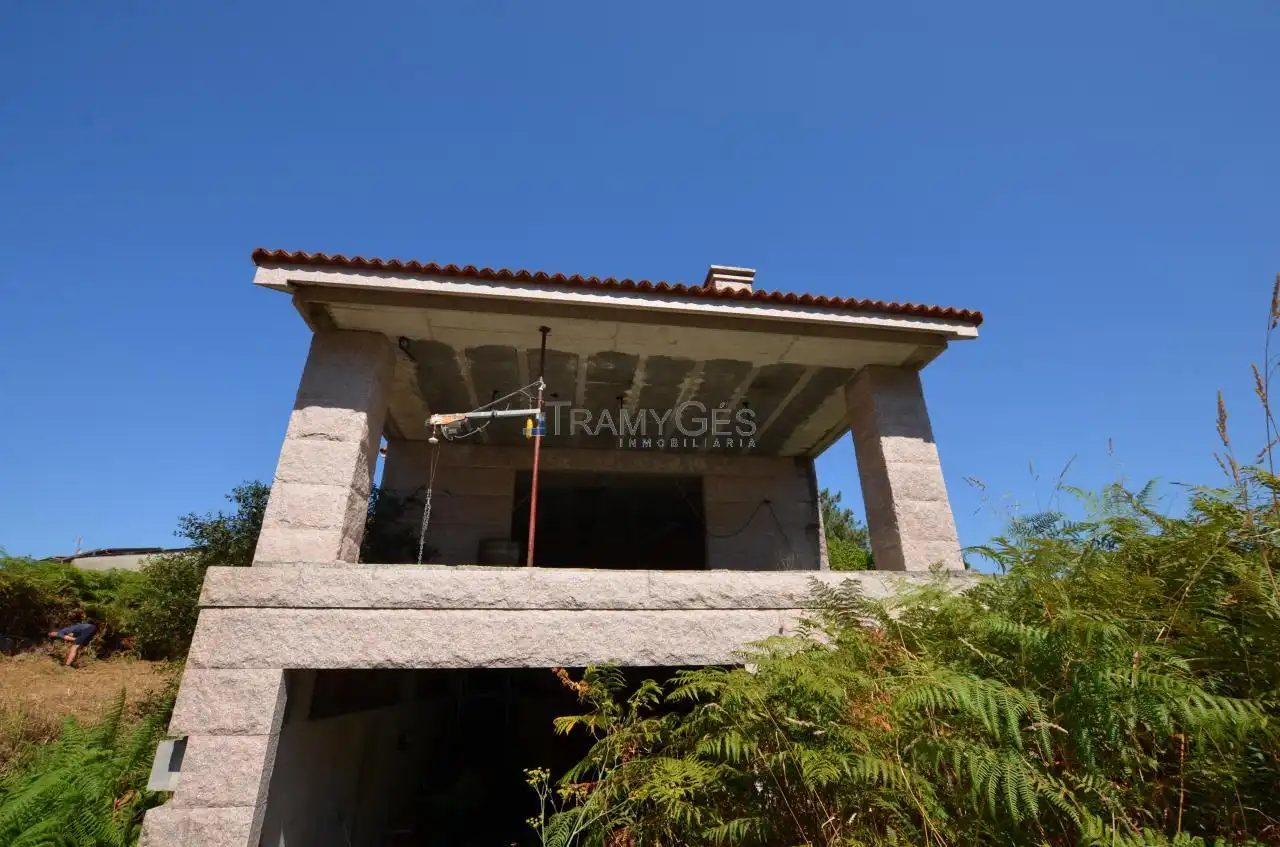 Vista exterior de Casa o xalet en venda en Redondela amb Jardí privat, Terrassa i Traster