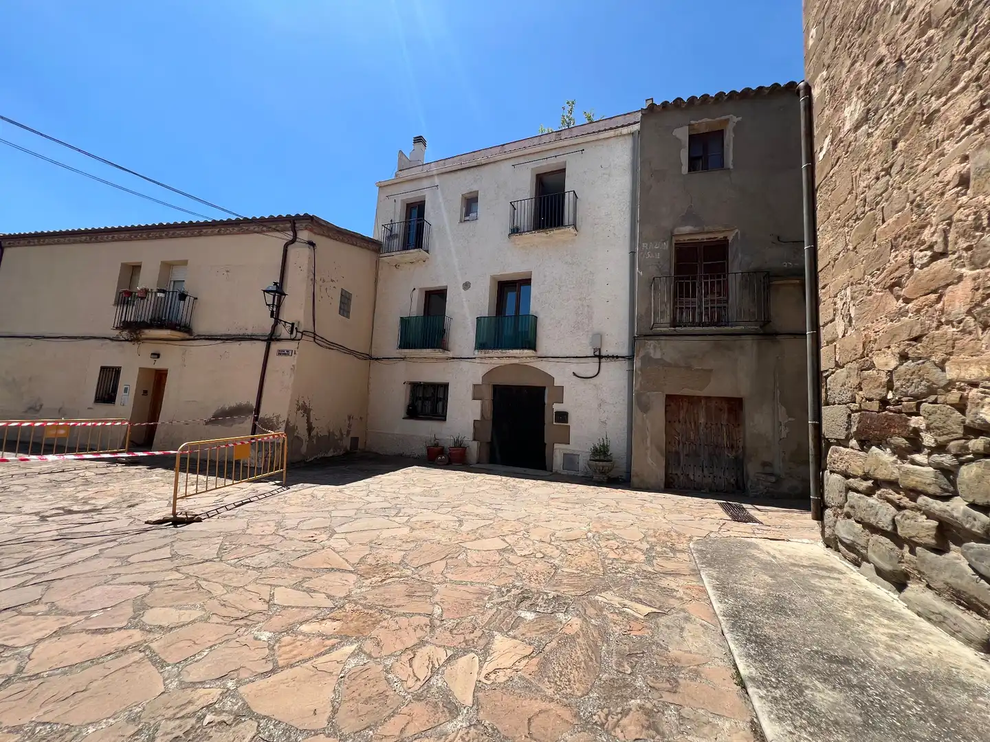 Vista exterior de Pis en venda en Cubells amb Calefacció, Parquet i Moblat