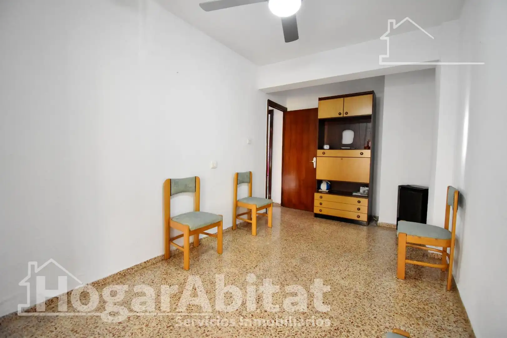 Habitación de Piso en venta en Oliva con Terraza, Amueblado y Balcón
