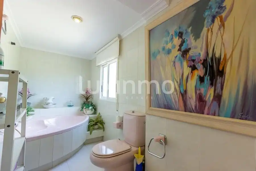 Badezimmer von Haus oder Chalet zum Verkauf in Finestrat mit Terrasse, Abstellraum und Schwimmbad