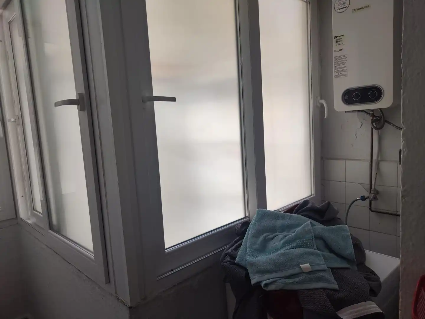 Bathroom of Flat for rent in Granada  with Terrace and Balcony