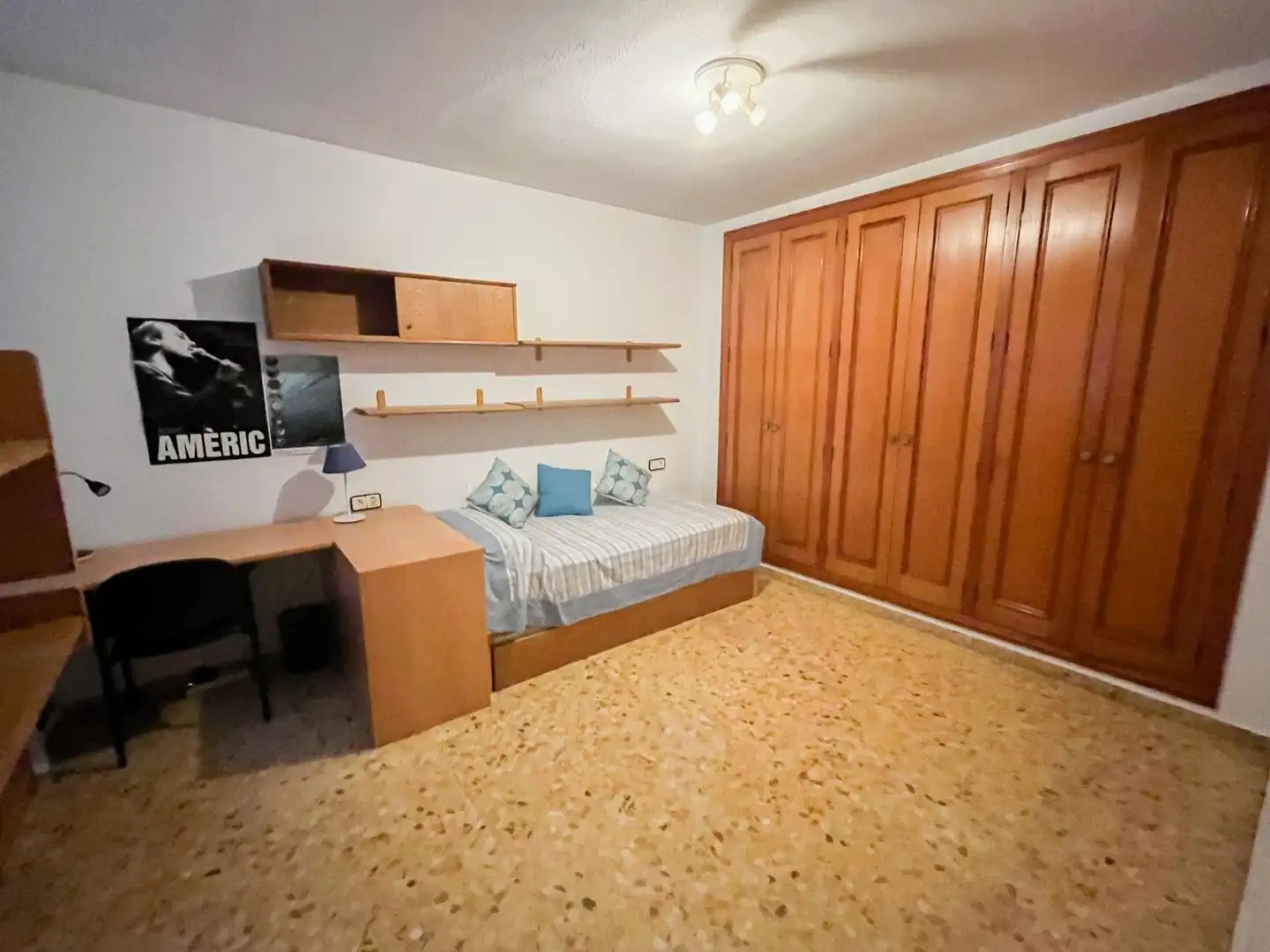 Habitación de Apartamento en venta en Alicante / Alacant con Calefacción y Amueblado