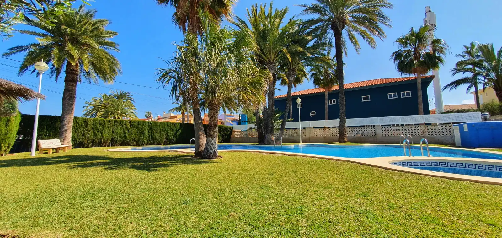 Piscina de Apartamento de alquiler en Dénia con Aire acondicionado, Calefacción y Terraza