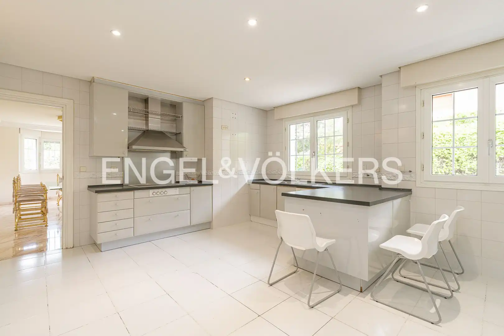 Cocina de Casa o chalet en venta en Pozuelo de Alarcón con Aire acondicionado, Calefacción y Jardín privado