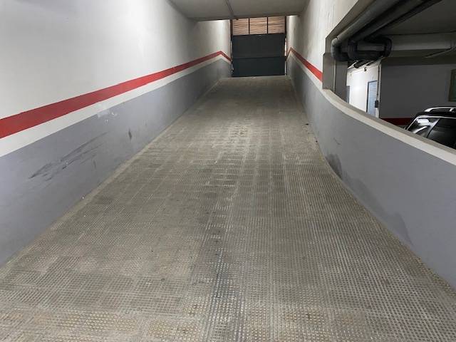 Garaje en Alquiler en Carrer de les Riberes, 8 en Silla