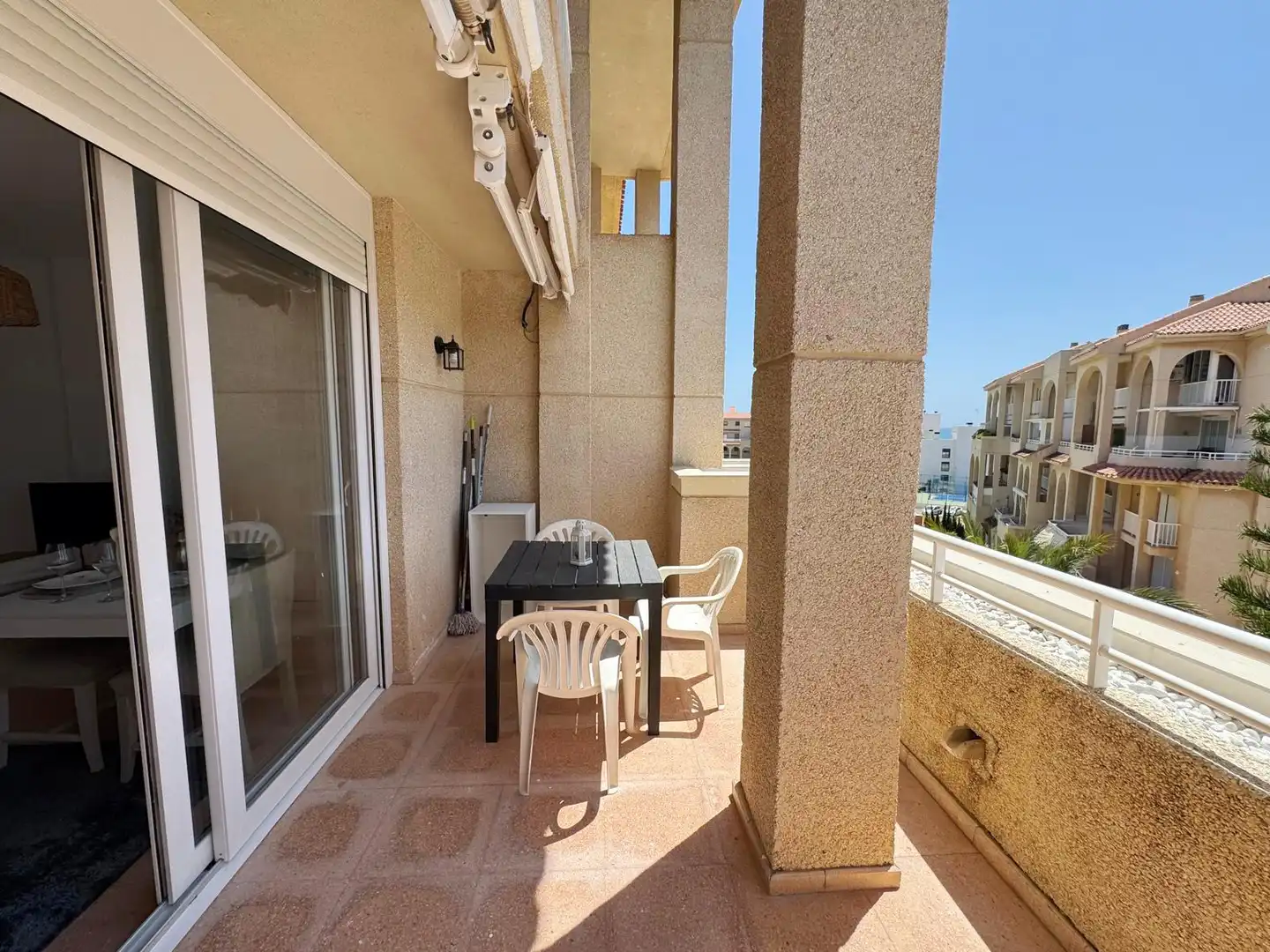 Terrasse von Wohnungen zur Miete in El Campello mit Klimaanlage, Heizung und Möbliert