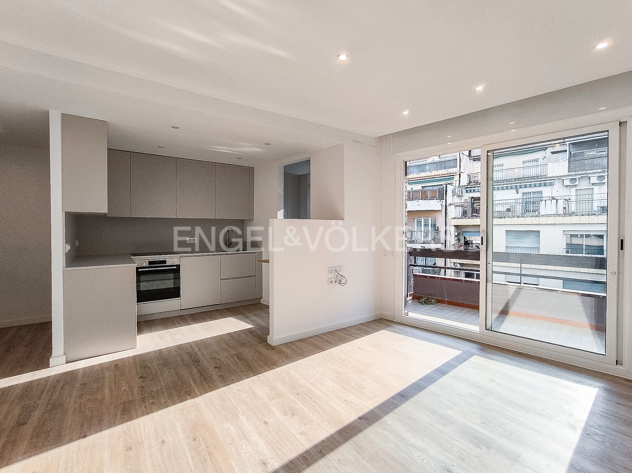 Cuina de Apartament de lloguer en  Barcelona Capital amb Aire condicionat, Calefacció i Parquet