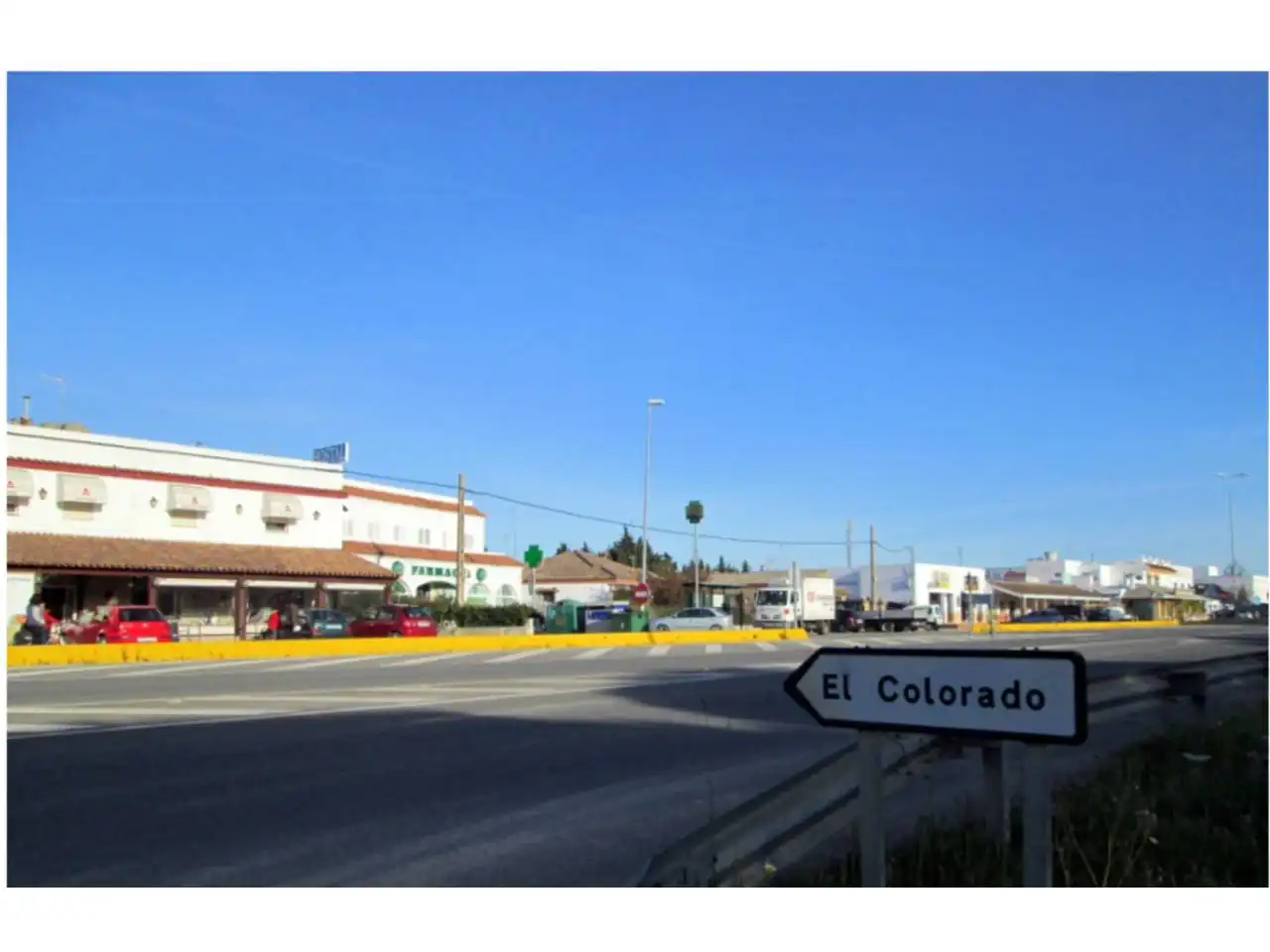 Vista exterior de Local en venta en Conil de la Frontera