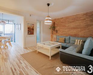 Living room of Single-family semi-detached for sale in Ripollet  with Air Conditioner, Terrace and Balcony