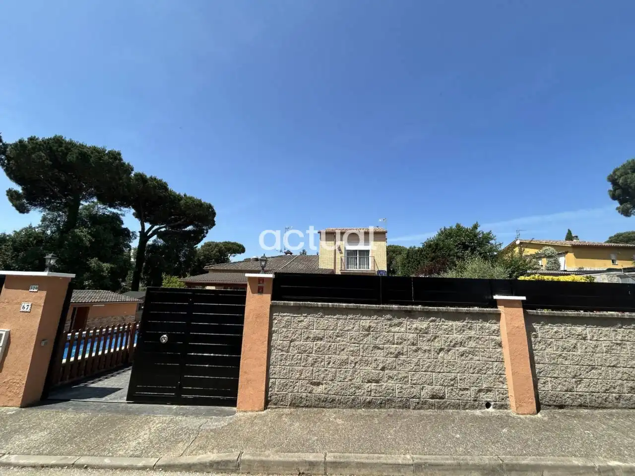 Vista exterior de Casa o xalet en venda en Vidreres amb Aire condicionat, Calefacció i Jardí privat