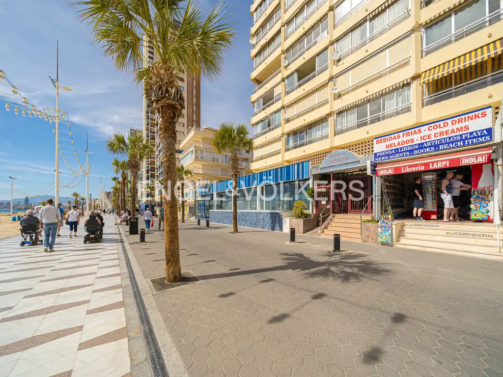 Außenansicht von Wohnungen zur Miete in Benidorm mit Klimaanlage, Möbliert und Gemeinschaftspool