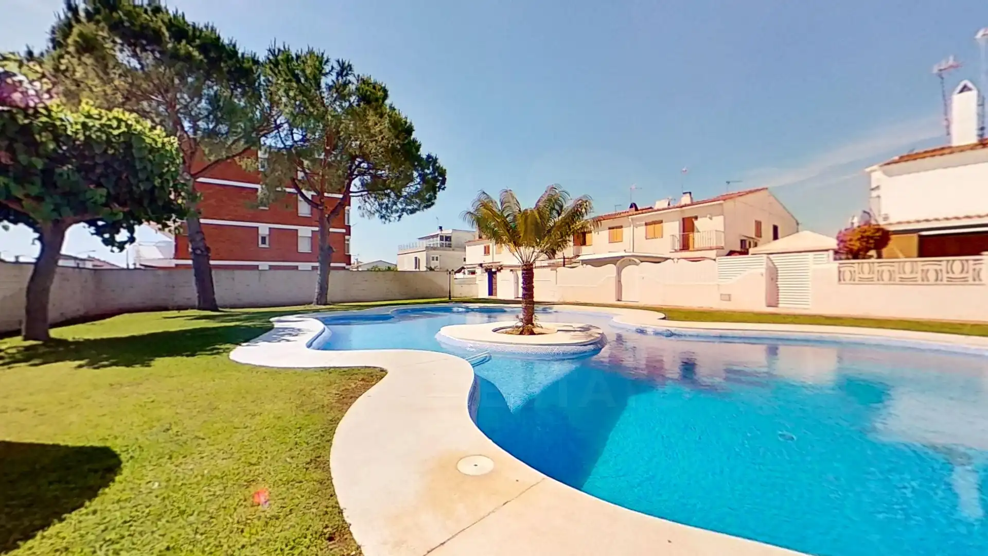 Piscina de Casa adosada en venda en Creixell amb Aire condicionat, Terrassa i Piscina