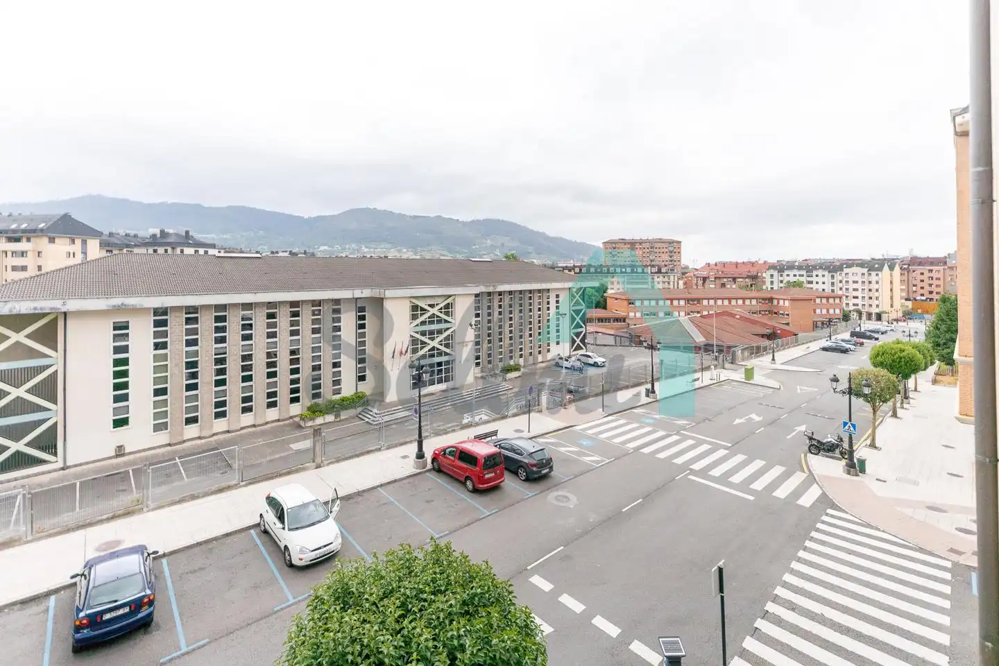 Vista exterior de Piso de alquiler en Oviedo  con Calefacción, Parquet y Terraza