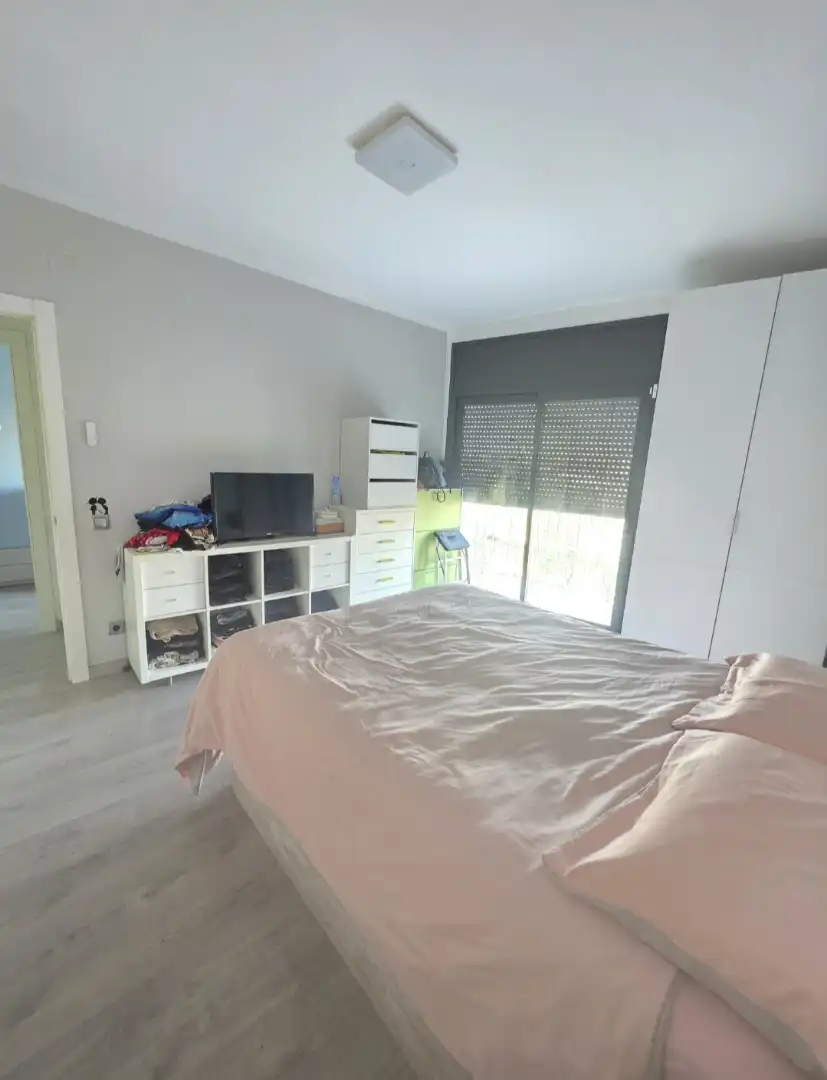 Dormitori de Casa adosada en venda en Santa Coloma de Gramenet amb Aire condicionat, Calefacció i Parquet
