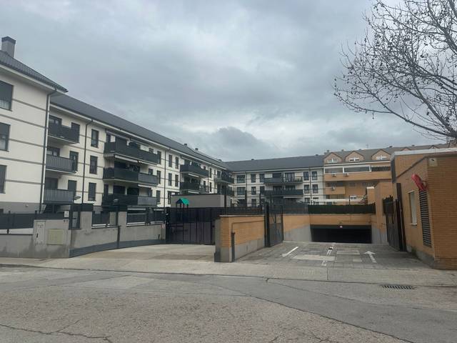 Garaje en Venta en Calle Viena en Velilla de San Antonio