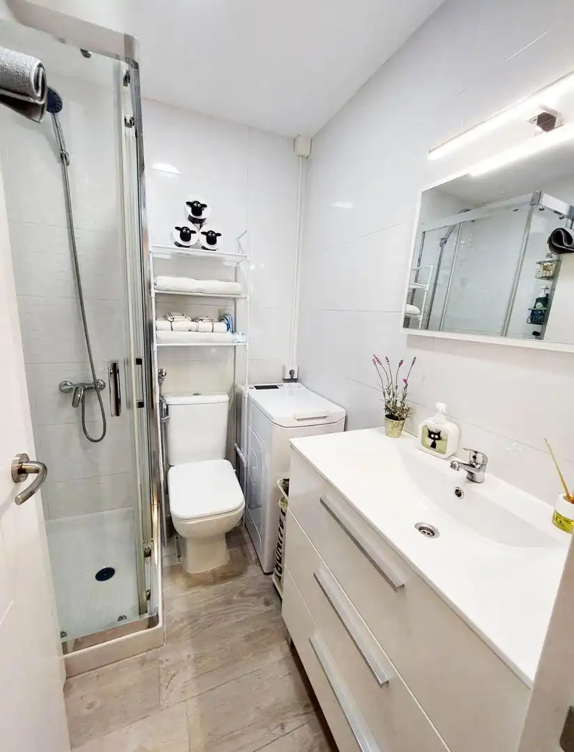 Bathroom of Study for sale in Benalmádena  with Air Conditioner, Private garden and Furnished