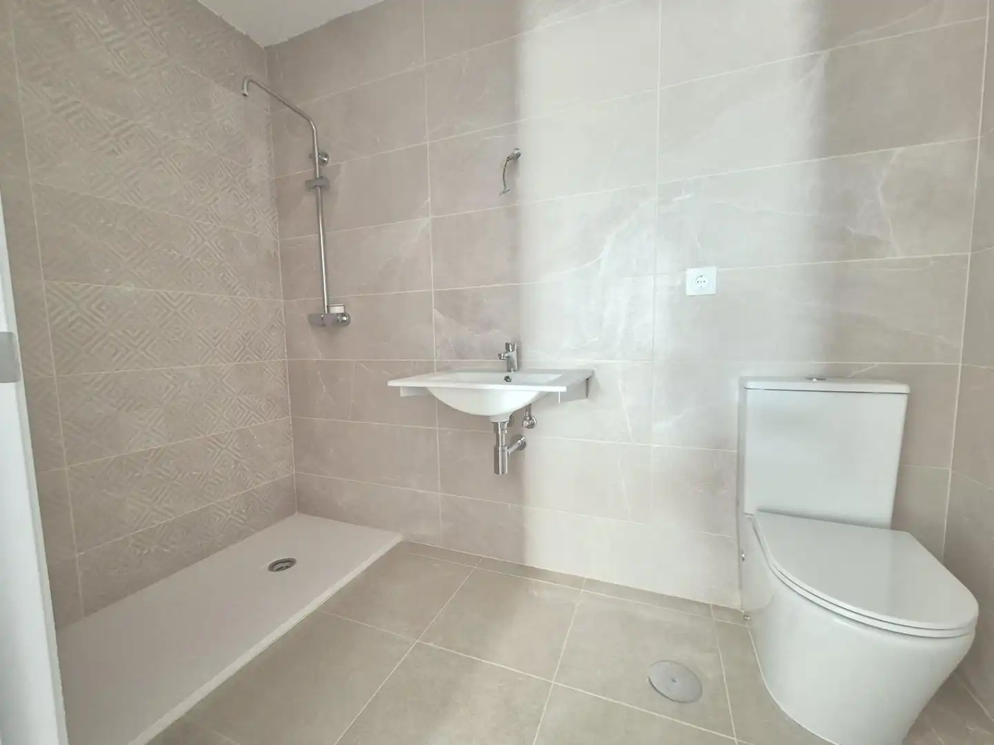 Badezimmer von Wohnung zum Verkauf in Tomares mit Terrasse