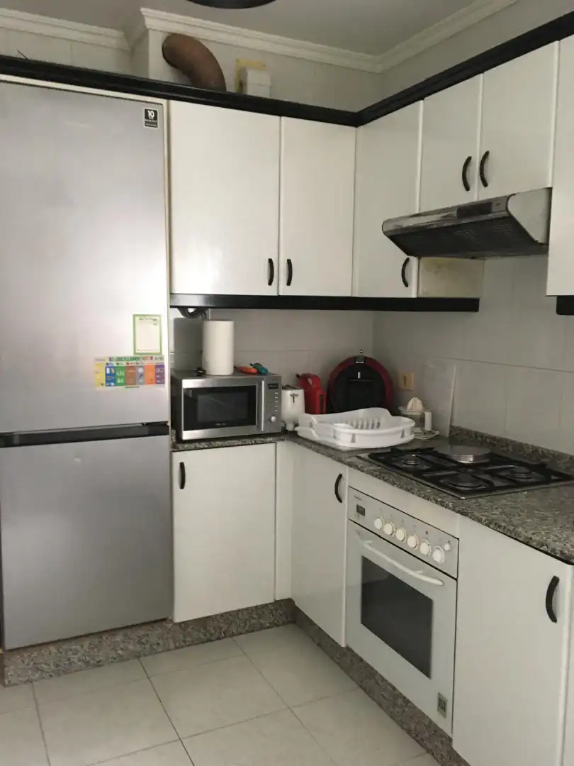 Cuina de Àtic de lloguer en Ribeira amb Calefacció, Parquet i Moblat