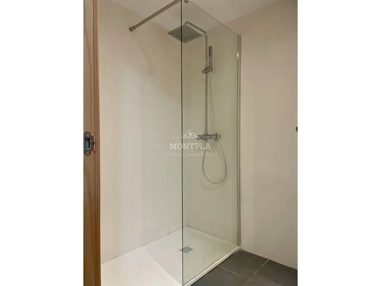 Baño de Piso de alquiler en Andorra la Vella con Terraza, Trastero y Amueblado