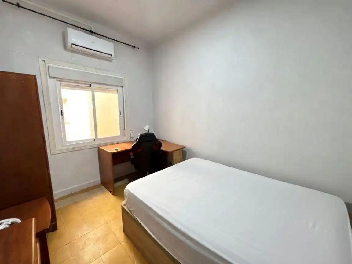 Bedroom of Flat for rent in Madrid