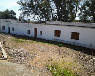 Vista exterior de Finca rústica en venda en Monterrubio de la Serena amb Jardí privat, Piscina i Moblat