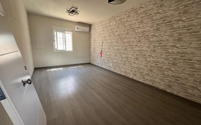 Casa o xalet en venda a  JULIO CESAR, 21, Olivares