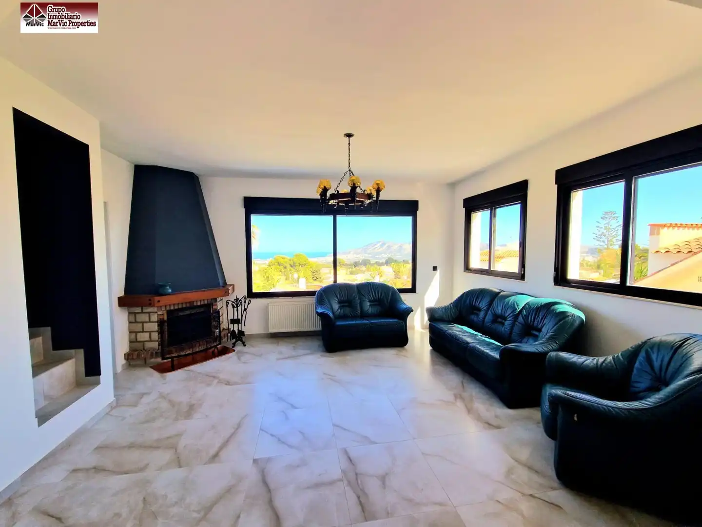 Sala de estar de Casa o chalet en venta en La Nucia con Aire acondicionado, Calefacción y Jardín privado