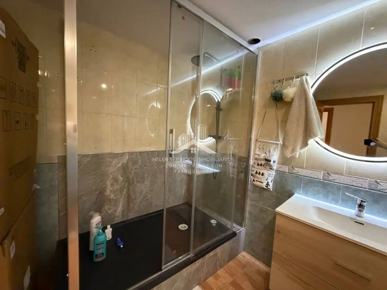 Bany de Apartament en venda en Vila-real amb Parquet, Terrassa i Traster