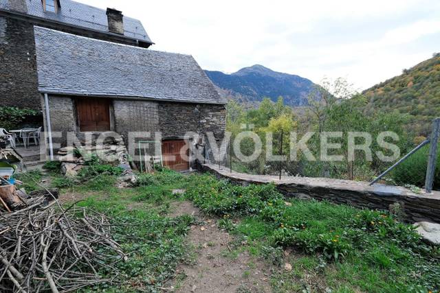 Casa-chalet en Venta en Carrer Santa Elulalia, 10 en Bausen