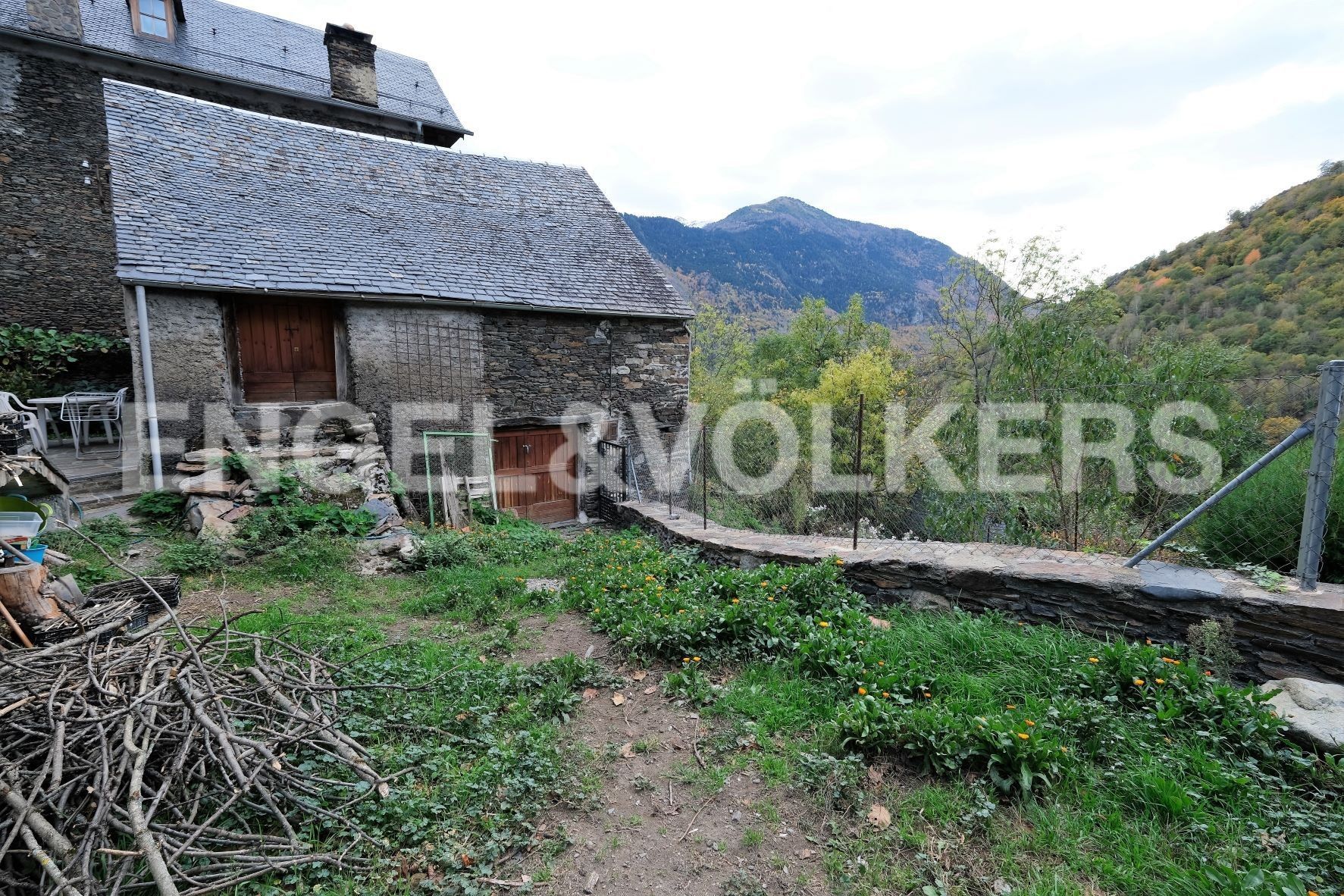 Casa o xalet en venda en Bausen amb Jardí privat