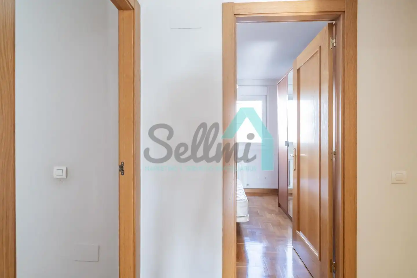 Flat for rent in Oviedo   with Heating, Parquet flooring and Furnished