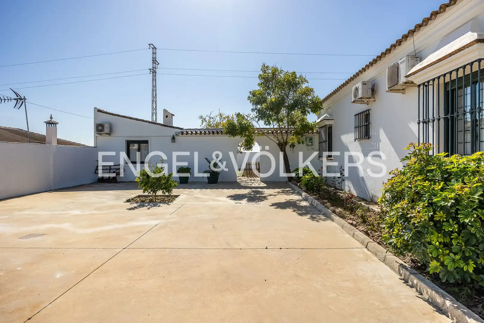 Vista exterior de Casa o chalet en venta en Castilleja del Campo con Aire acondicionado, Calefacción y Jardín privado