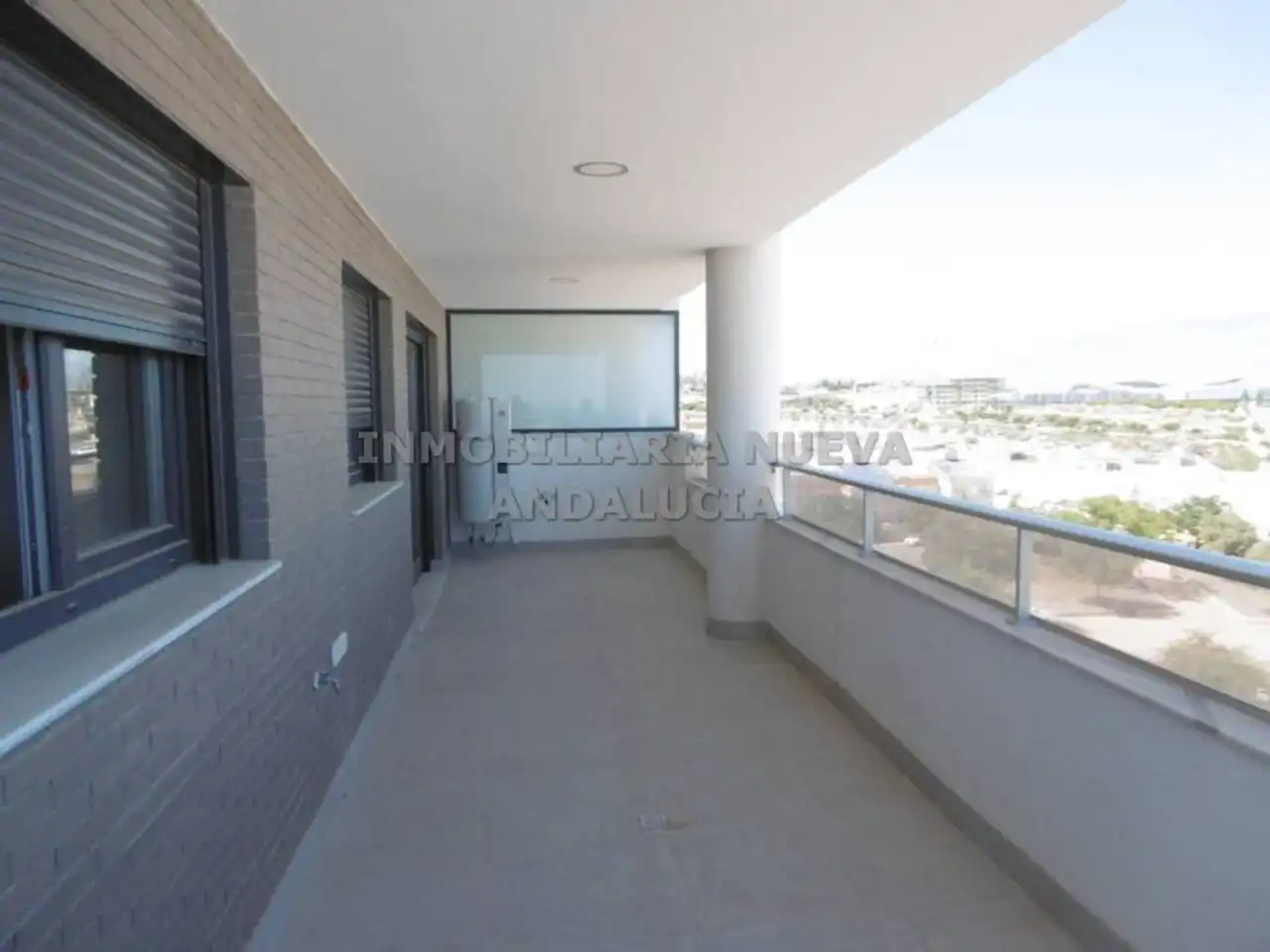 Terrasse von Wohnung zur Miete in Almería mit Parkett, Terrasse und Abstellraum