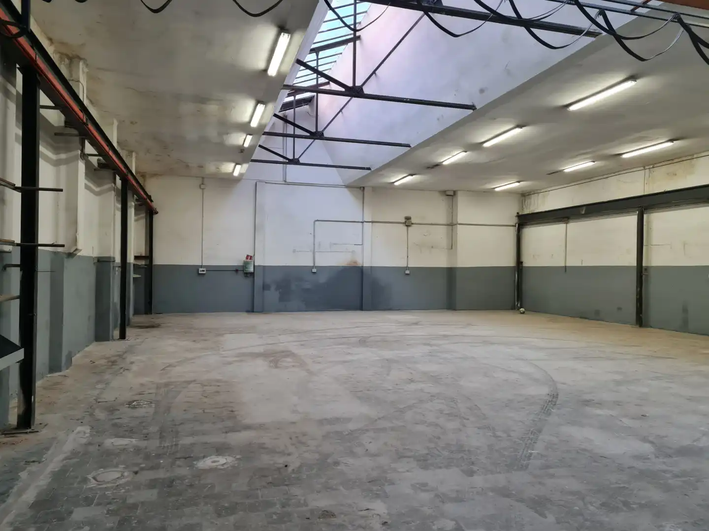 Fabrikhallen zur Miete in Sabadell