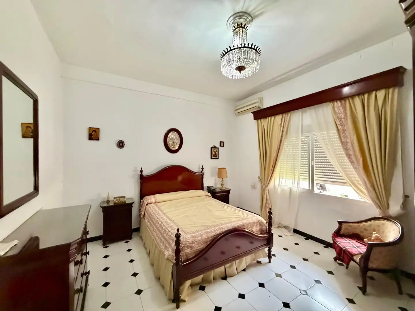 Bedroom of Detached homes for sale in Cádiz  with Air Conditioner and Terrace