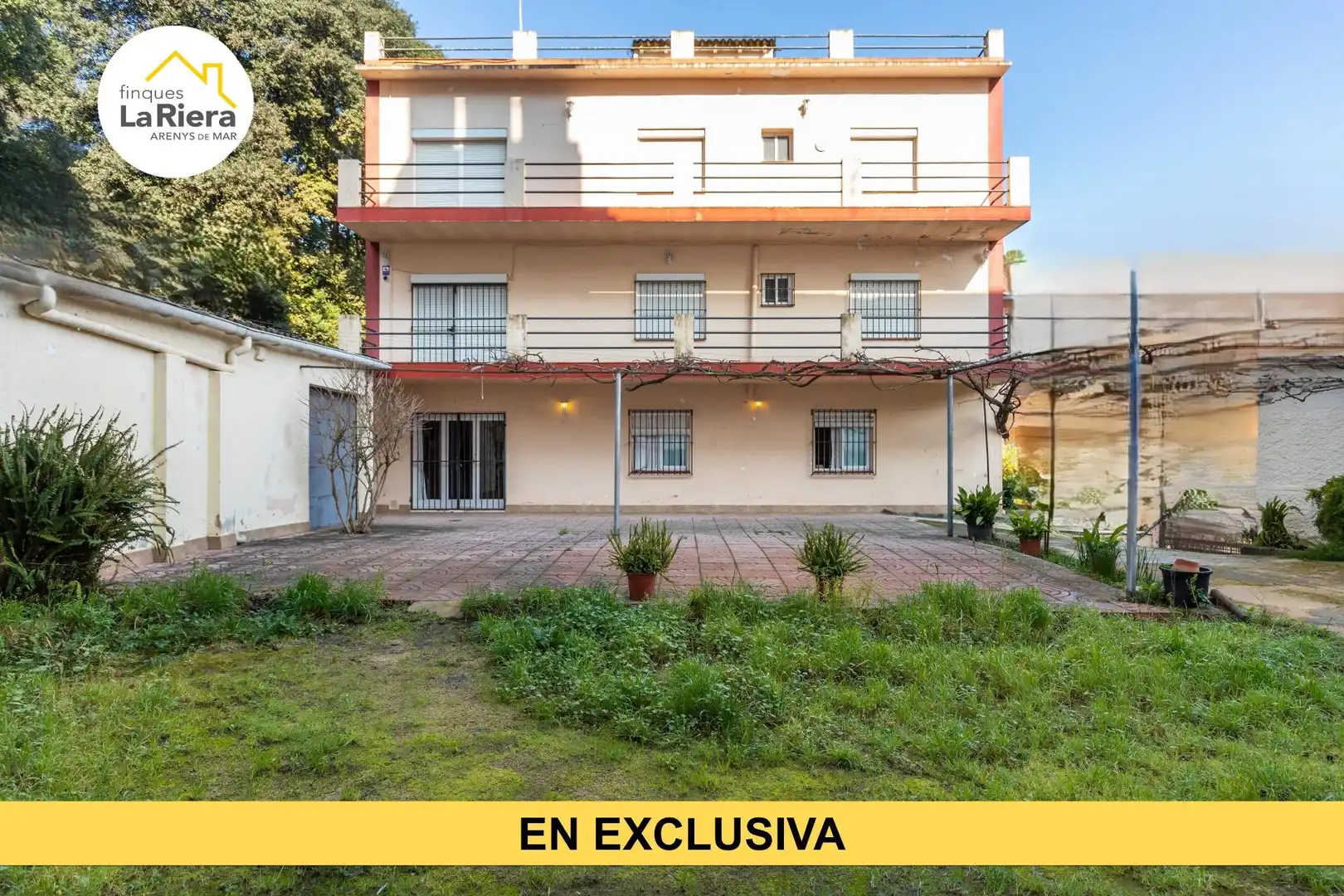 Vista exterior de Edifici en venda en Arenys de Munt