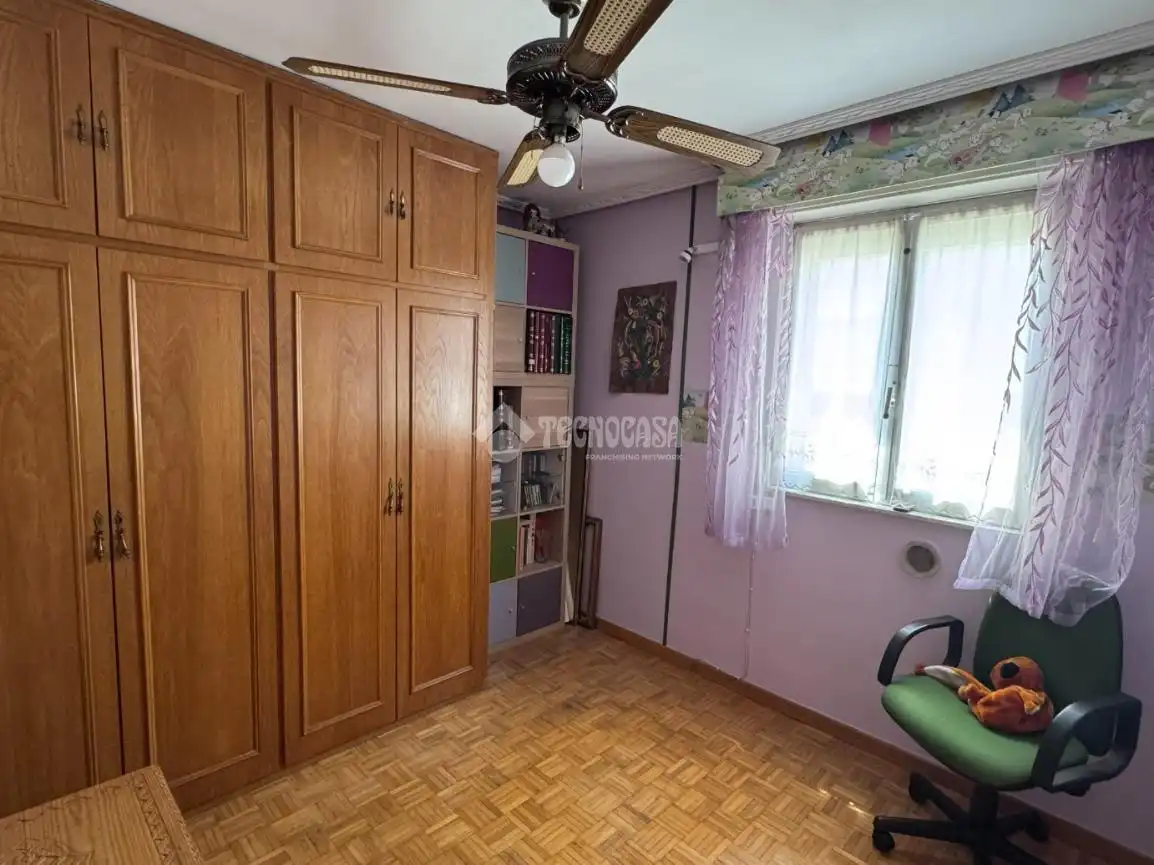 Habitación de Piso en venta en León Capital  con Calefacción y Parquet