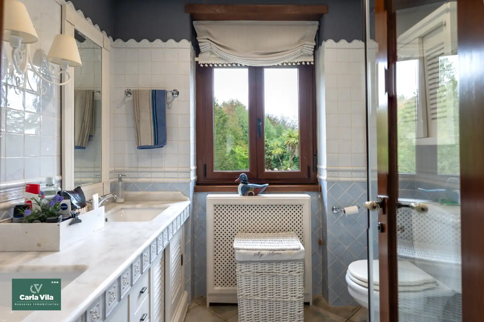 Bathroom of Houses for sale in Lugo  with Heating, Private garden and Parquet flooring