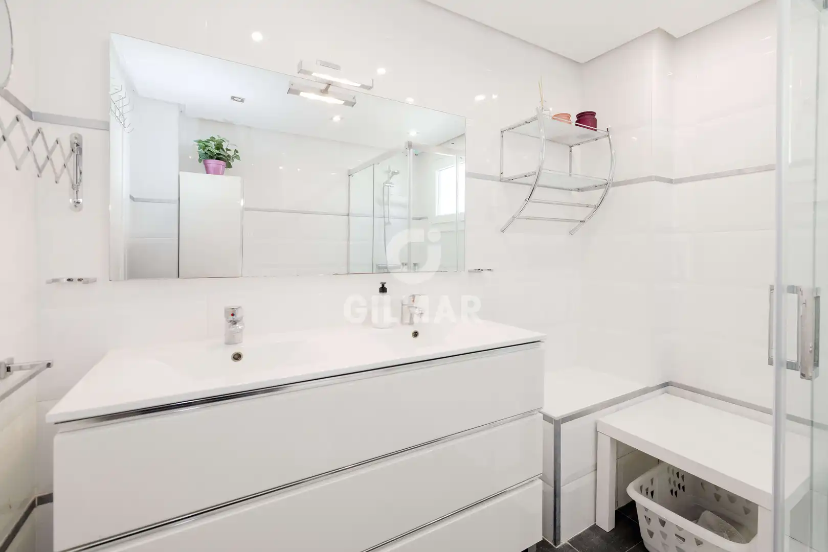 Bathroom of Flat for sale in Fuengirola  with Heating, Private garden and Swimming Pool