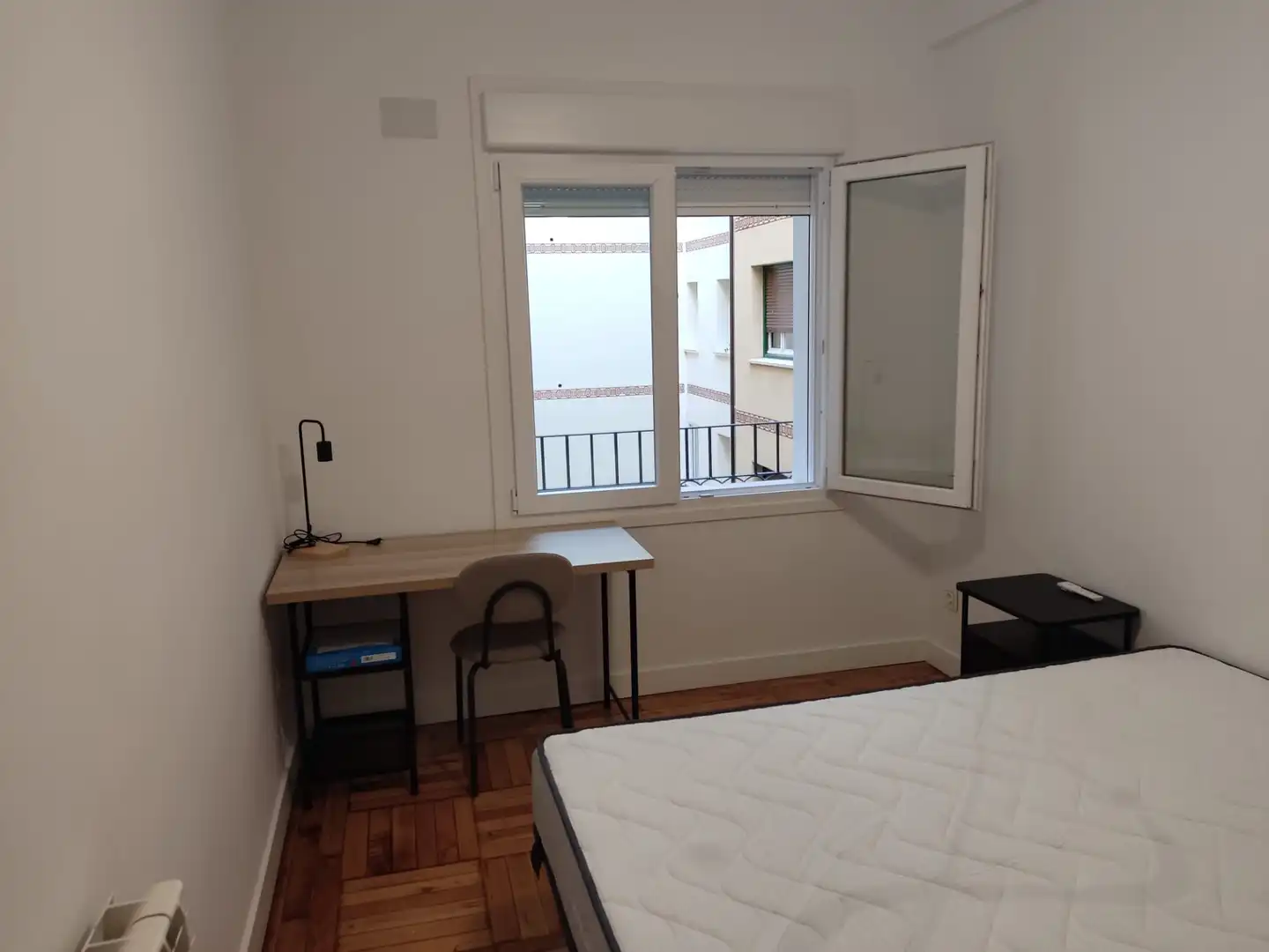 Bedroom of Flat for share in Madrid  with Heating, Furnished and Oven