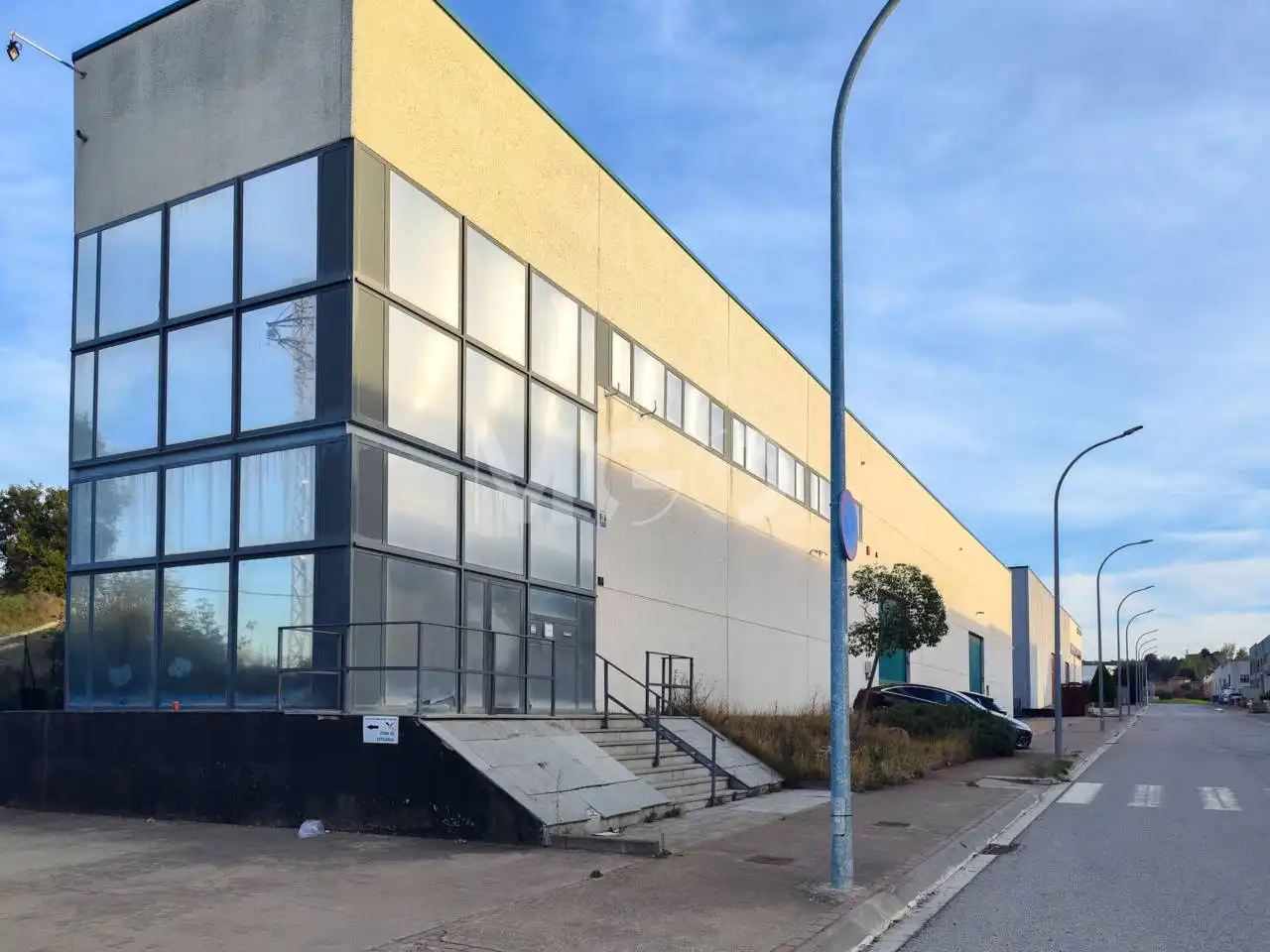 Nau industrial de lloguer a Calle Metalurgia 8