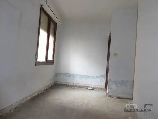 Bedroom of Flat for sale in Basurtu - Zorrotza
