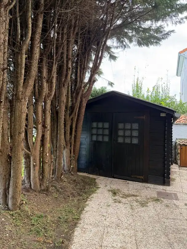 Vista exterior de Casa adosada en venda en Villaviciosa amb Calefacció, Jardí privat i Terrassa