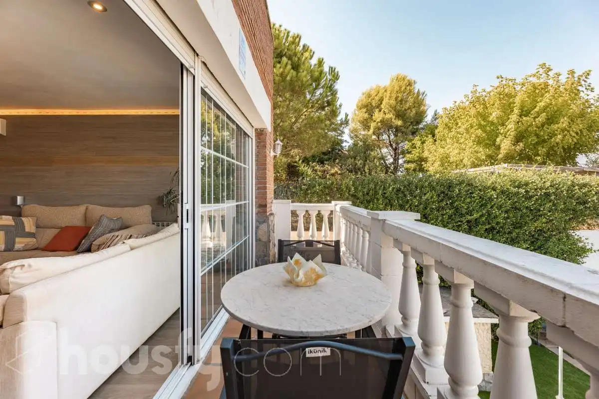 Casa amb piscina en venda a Calle Ricard Opisso ., imagen 5
