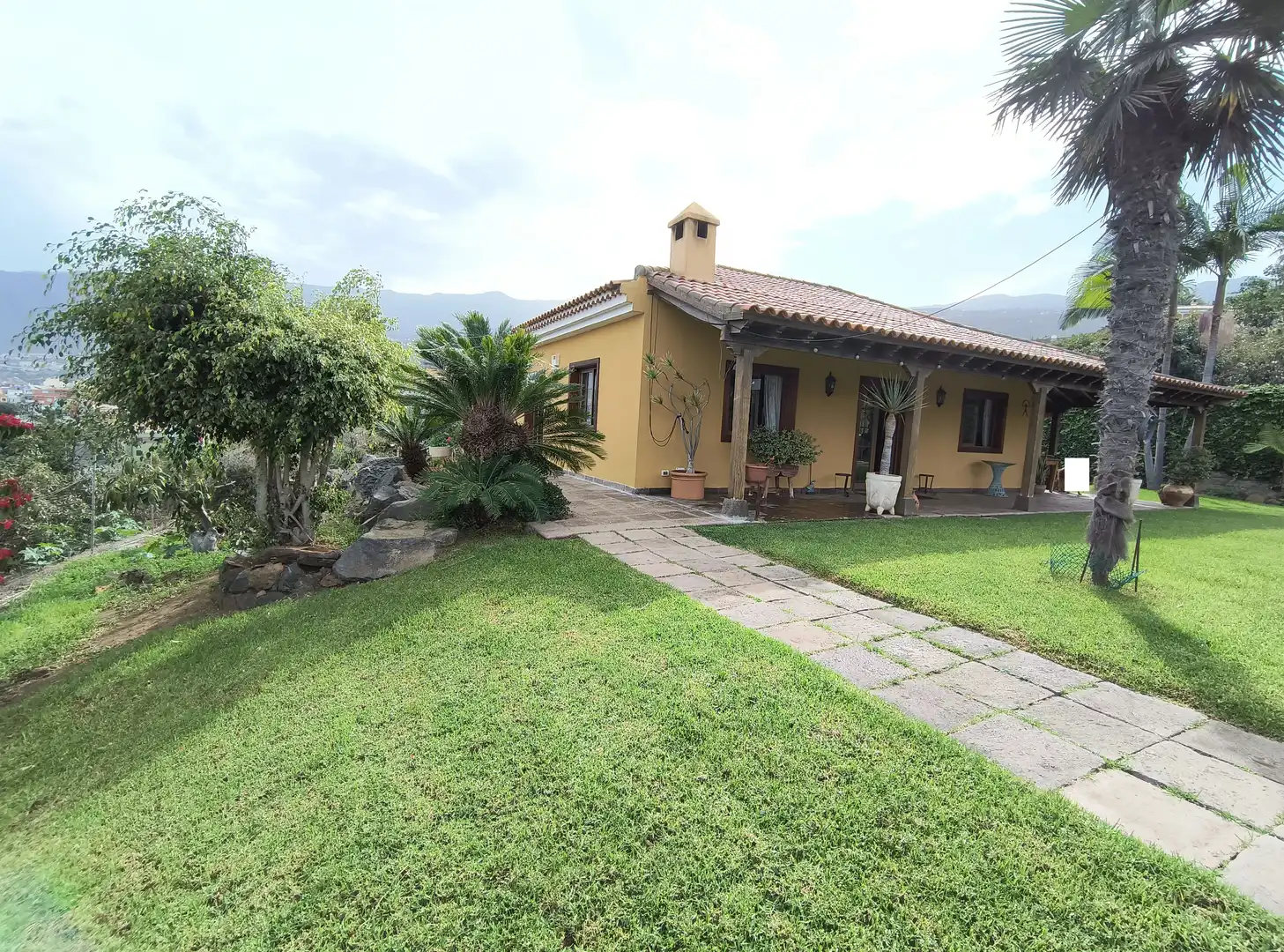 Vista exterior de Casa o chalet en venta en La Orotava con Jardín privado, Parquet y Terraza