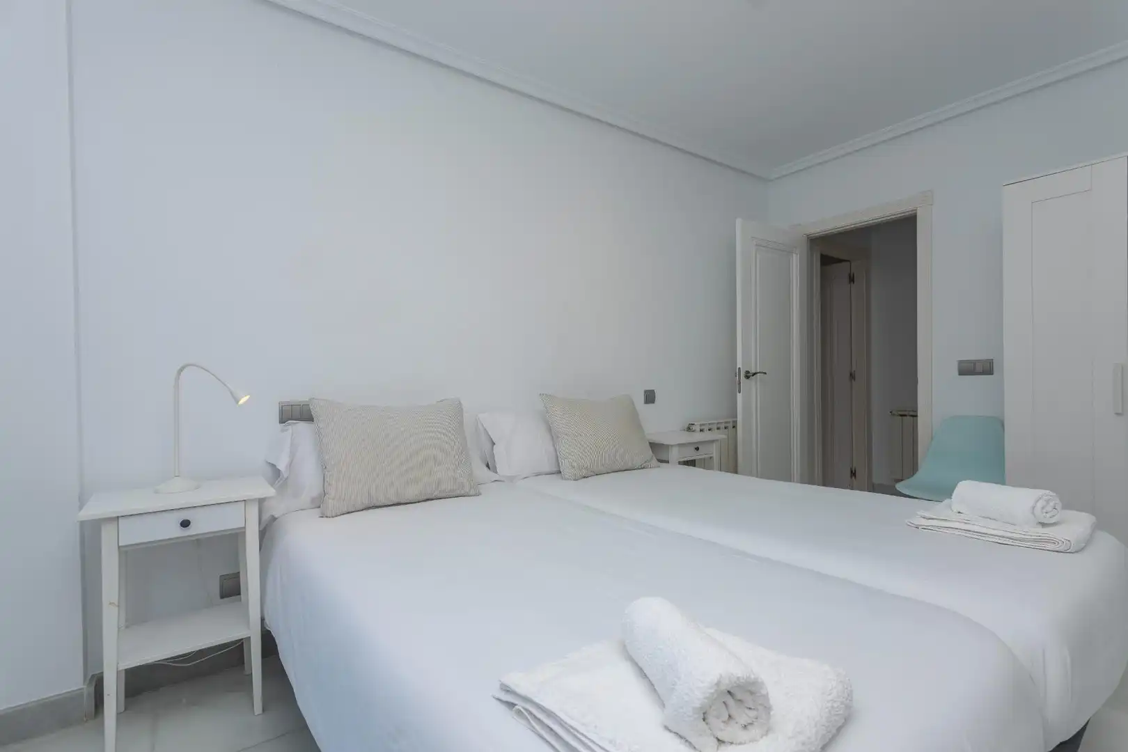 Habitación de Piso en venta en San Vicente de la Barquera con Calefacción, Terraza y Piscina comunitaria