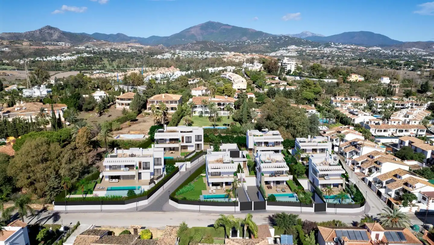 Exterior view of Houses for sale in Estepona  with Air Conditioner, Private garden and Terrace