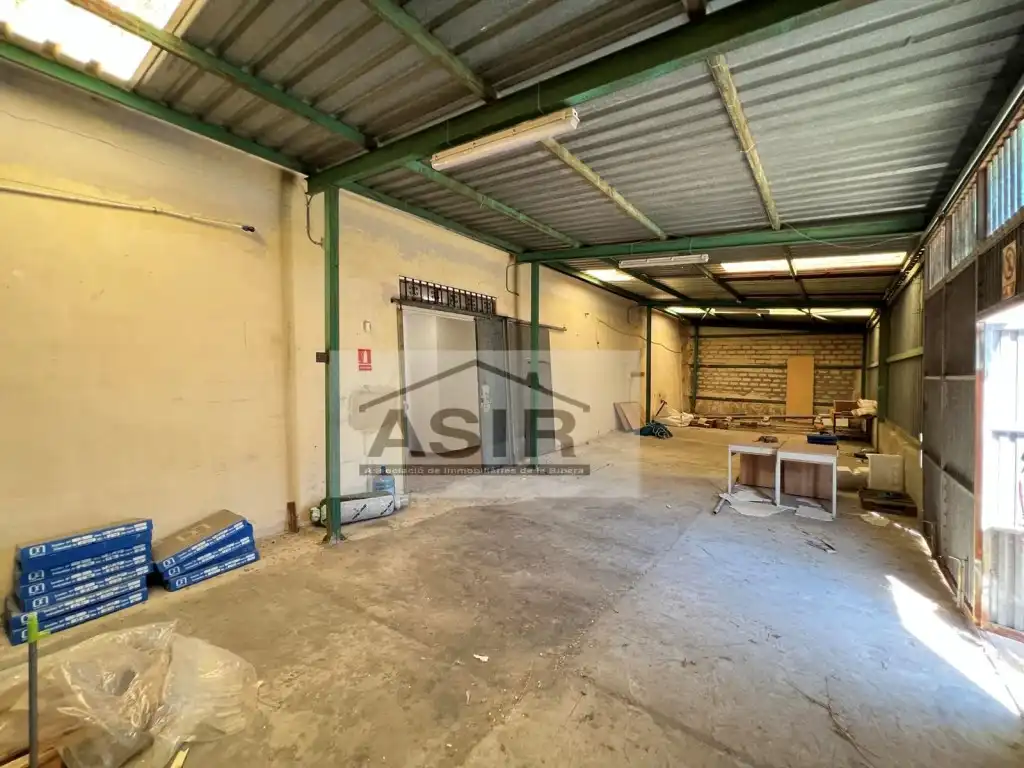 Industrial buildings for rent in Favara