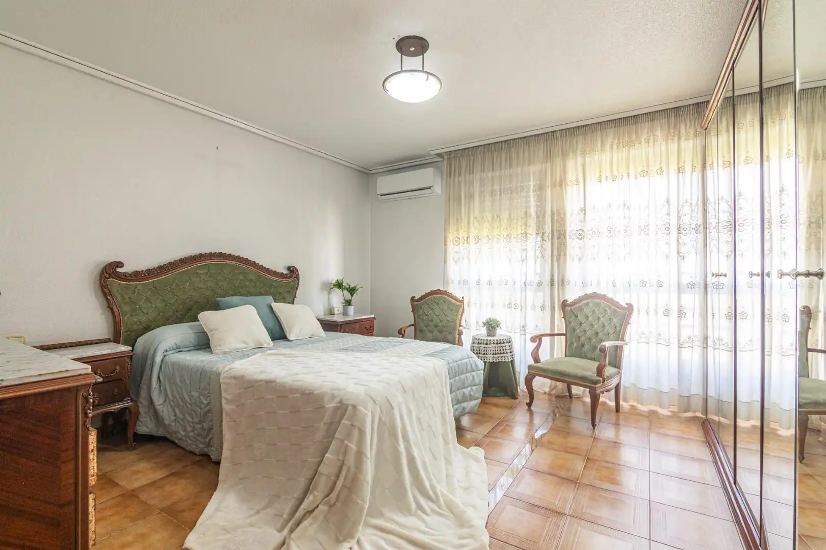 Habitación de Piso en venta en Elche / Elx con Aire acondicionado, Calefacción y Balcón