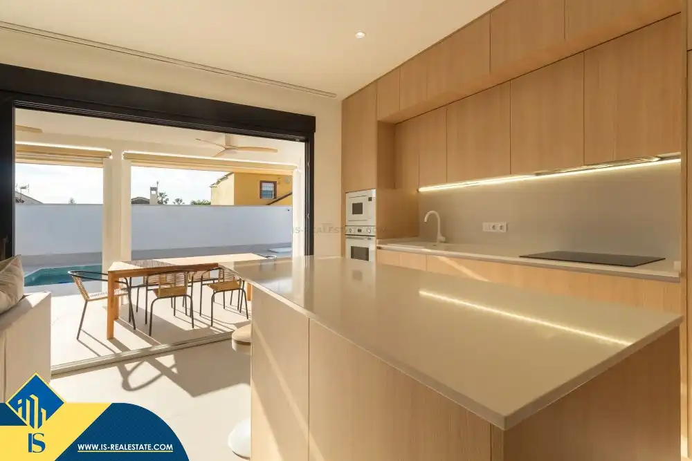 Chalet con piscina en venta en Zona Carrefour - Urbanizaciones, imagen 7